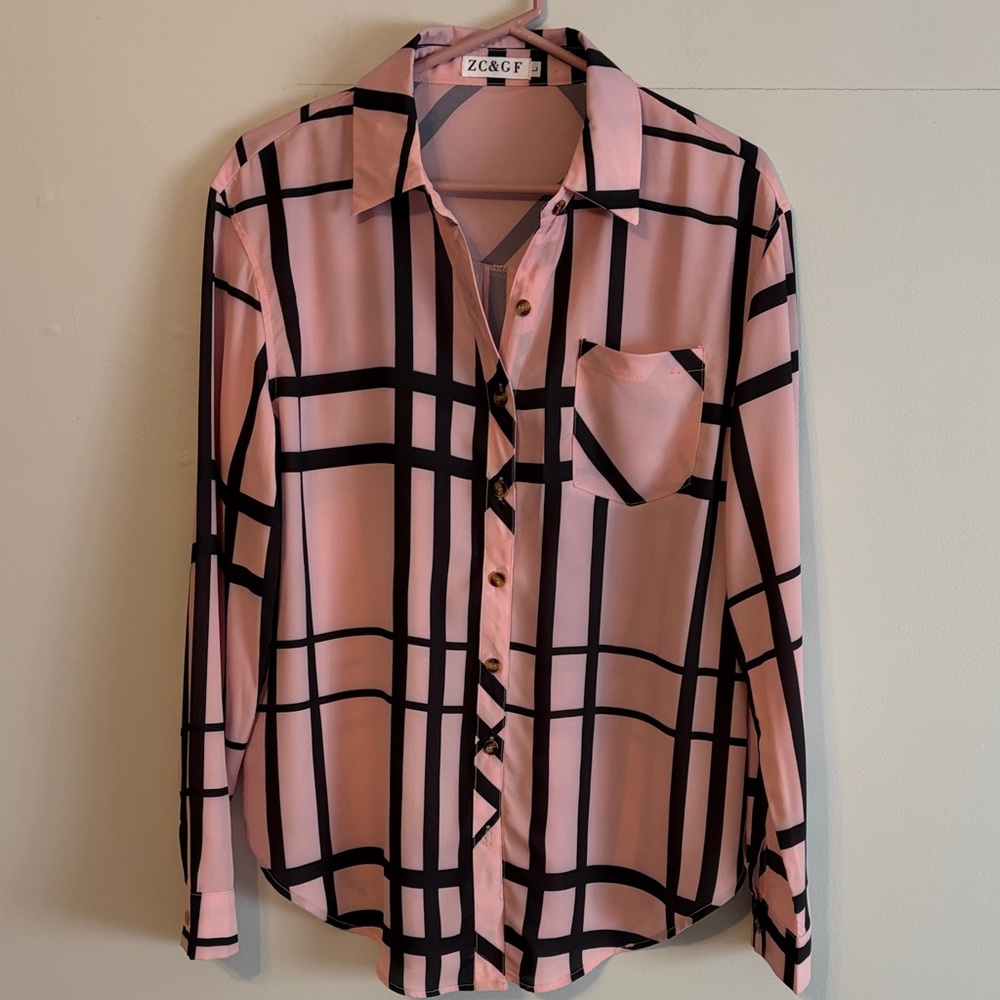 ZC&GF Women's Pink and Black Button Down Shirt. Large. Poly/Spandex